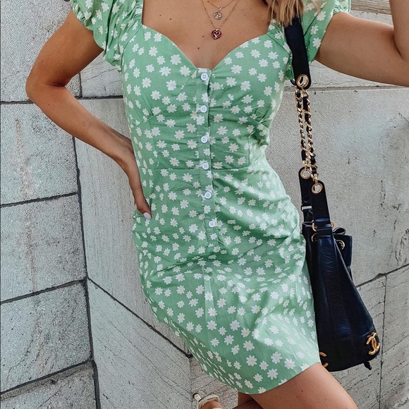 MISSGUIDED FLORAL MINI DRESS - Picture 3 of 12